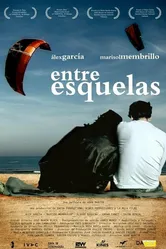 Entre esquelas постер