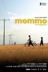Моммо 2009 постер