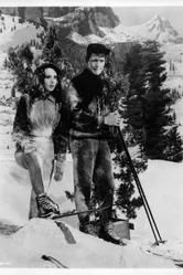 Найди себе студентку 1964 постер