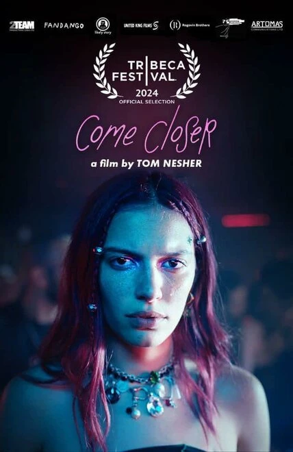 Постер Come Closer