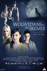 Wolwedans in die Skemer постер