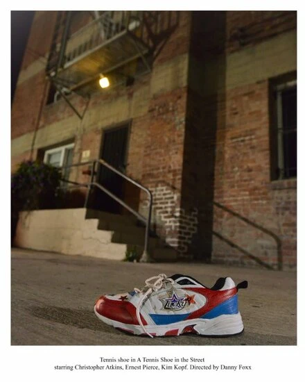Постер A Tennis Shoe in the Street