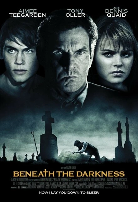Постер Сквозь тьму 2011