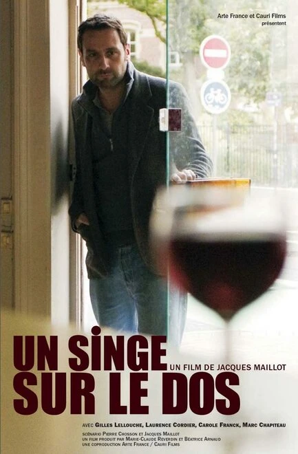 Постер Un singe sur le dos
