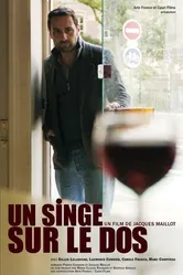 Un singe sur le dos постер
