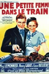 Une petite femme dans le train постер