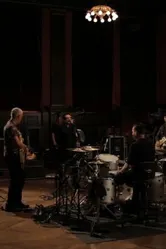 U2: С небес на Землю 2011 постер
