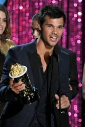 Церемония вручения премии MTV Movie Awards 2012 2012 постер