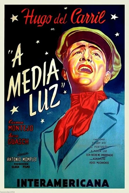 Постер A media luz