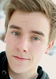 Фото Connor Franta