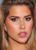 Фото Kara Del Toro